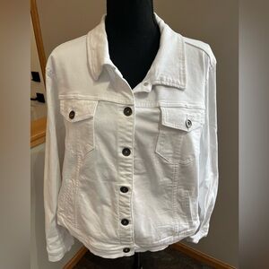 Women’s Susan Graver white button front classic denim jean jacket. Size 1X